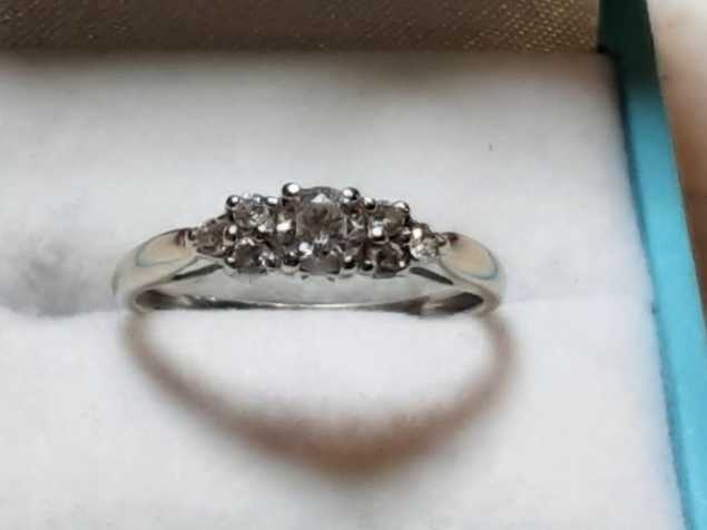 Ring - Engagement Set - White Gold 14k (.585) 1.5 grams Size 7.5