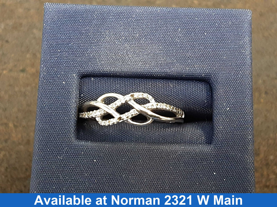 Women's Ring - White Gold 10k (.417) 2.1 grams Size 7.5