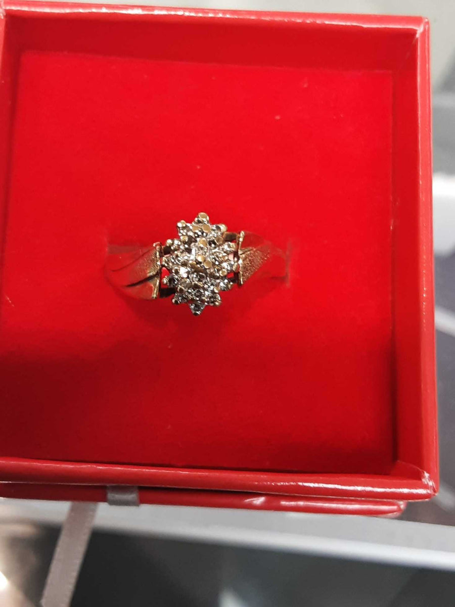Women's Ring - Yellow Gold 10k (.417) 3 grams Size 7.5