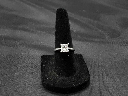 Women's Ring - Solitaire - White Gold 14k (.585) 3.2 grams Size 5.5
