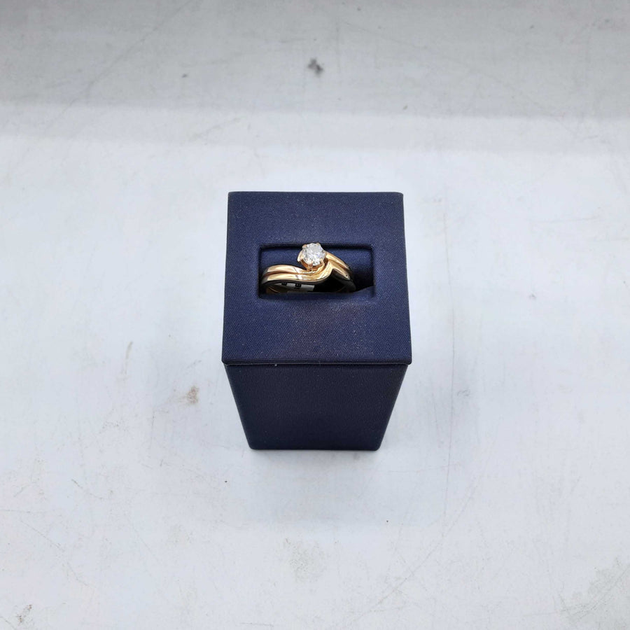 Women's Ring - Solitaire - Yellow Gold 18k (.750) 6.6 grams Size 9