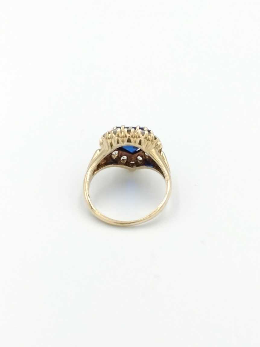 Women's Ring - Yellow Gold 10k (.417) 3.8 grams Size 5.5