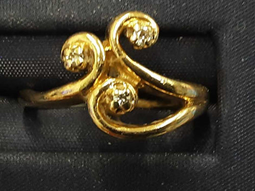 Women's Ring - Yellow Gold 14k (.585) 4 grams Size 7