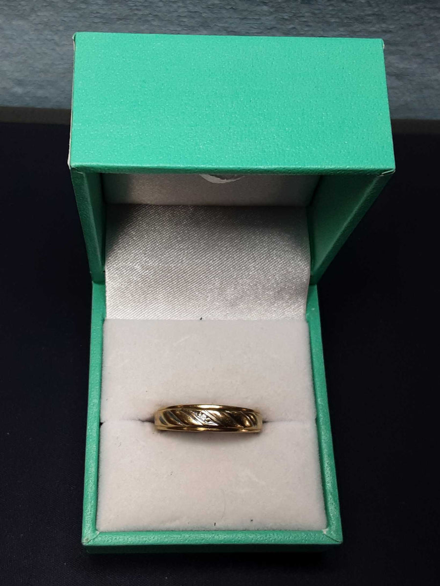 Ring - Wedding Band - Yellow Gold 10k (.417) 2.3 grams Size 7