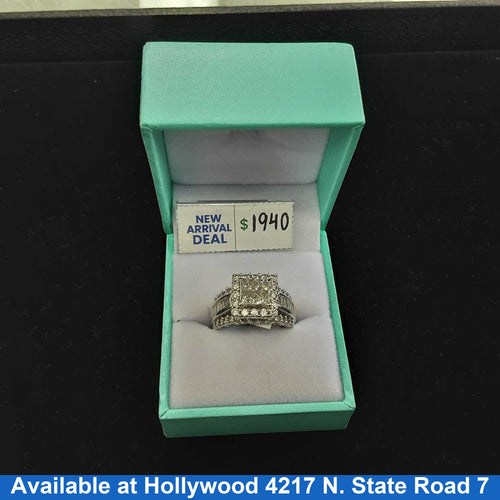 Women's Ring - White Gold 10k (.417) 2.2 grams Size 5.5