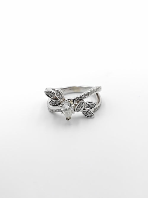 Women's Ring - White Gold 14k (.585) 6.3 grams Size 7