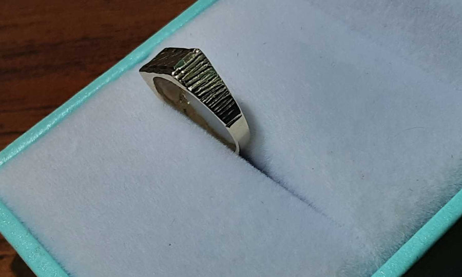 Men's Ring - Yellow Gold 10k (.417) 1 grams Size 1