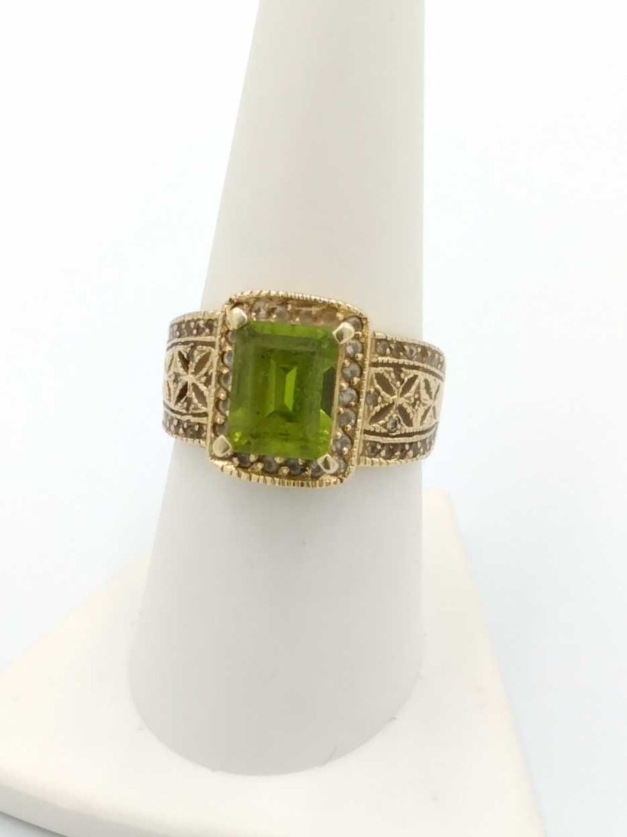 Women's Ring - Yellow Gold 10k (.417) 5.8 grams Size 8.5