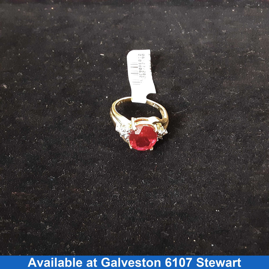 Women's Ring - Yellow Gold 10k (.417) 4.3 grams Size 7