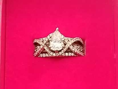 Women's Ring - White Gold 14k (.585) 5.3 grams Size 8