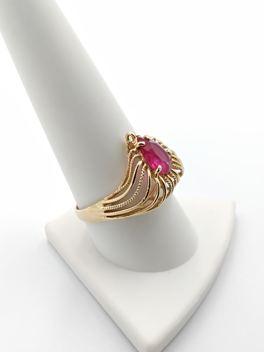 Women's Ring - Yellow Gold 18k (.750) 4.1 grams Size 8
