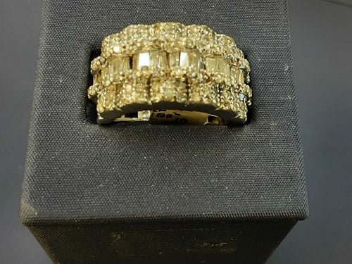 Women's Ring - White Gold 10k (.417) 10.8 grams Size 7