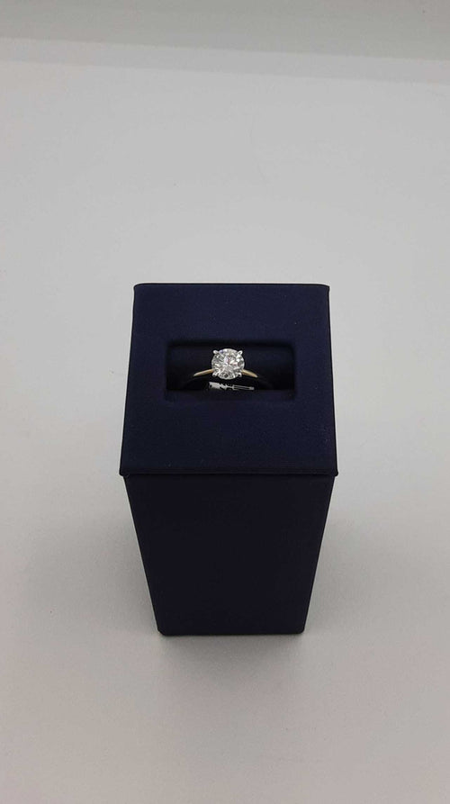 Women's Ring - Solitaire - Silver 1.6 grams Size 9