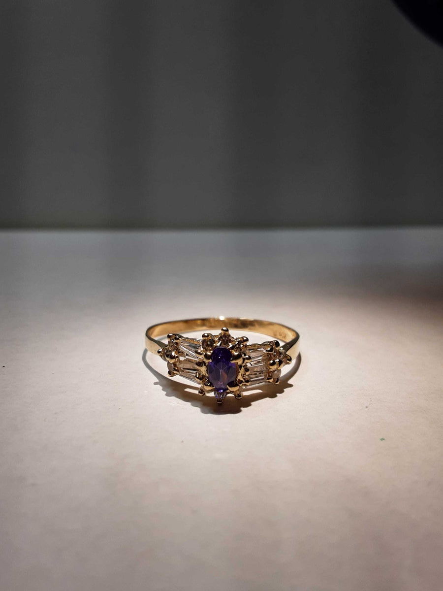 Women's Ring - Yellow Gold 10k (.417) 1.9 grams Size 10.5