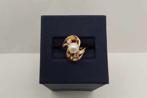 Women's Ring - Yellow Gold 14k (.585) 3.56 grams Size 6.5