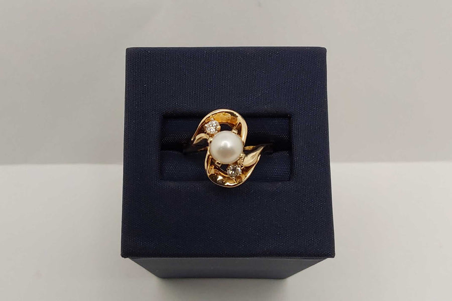 Women's Ring - Yellow Gold 14k (.585) 3.56 grams Size 6.5
