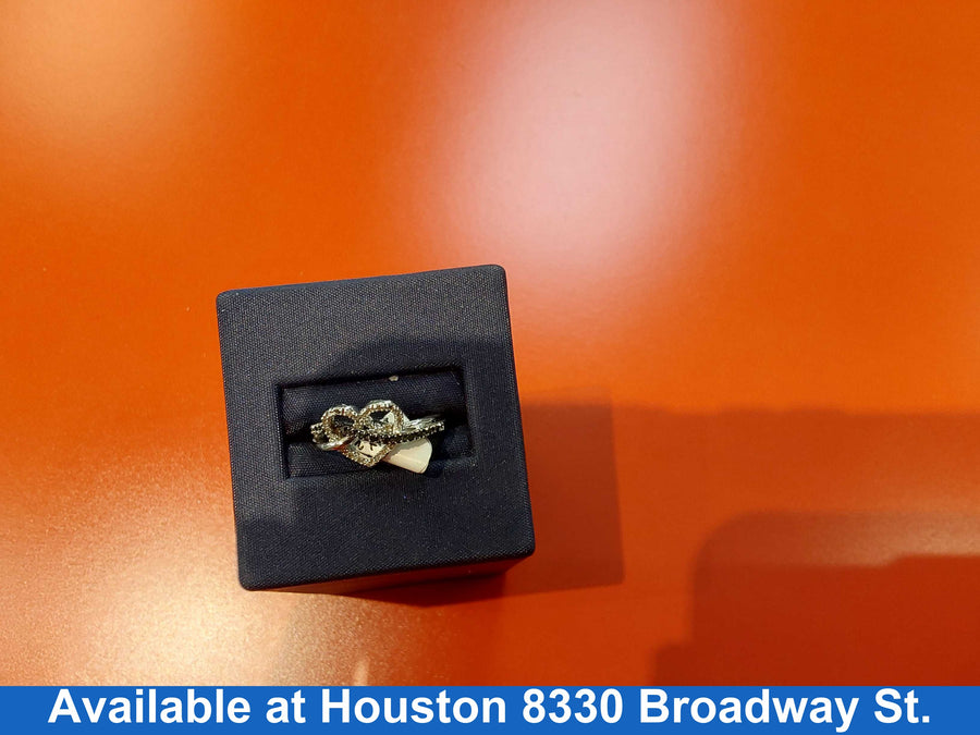 Women's Ring - White Gold 10k (.417) 2.7 grams Size 5.5
