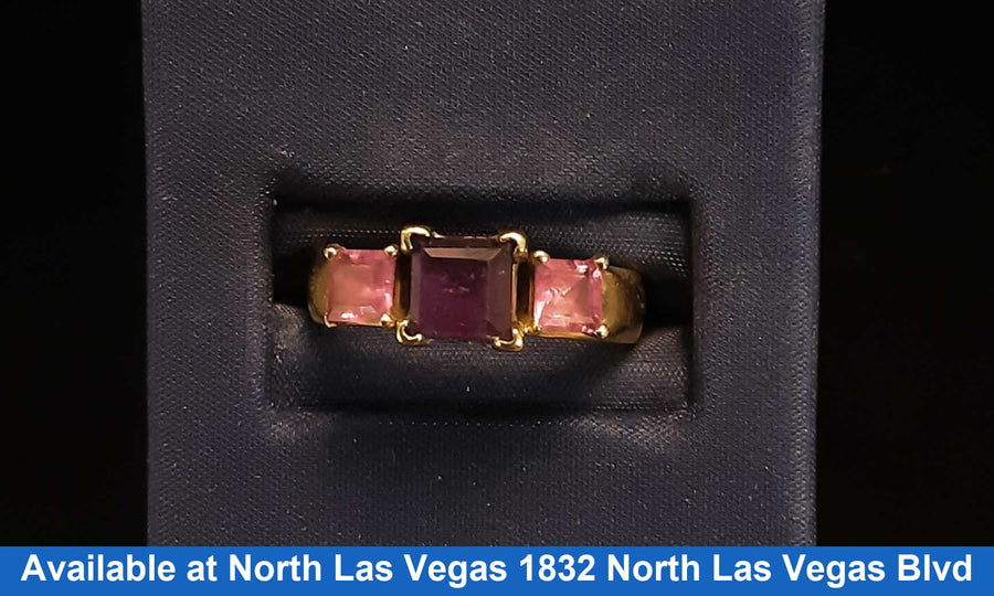Women's Ring - Yellow Gold 14k (.585) 5 grams Size 7.5