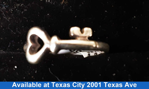 Women's Ring - Silver 2.6 grams Size 9