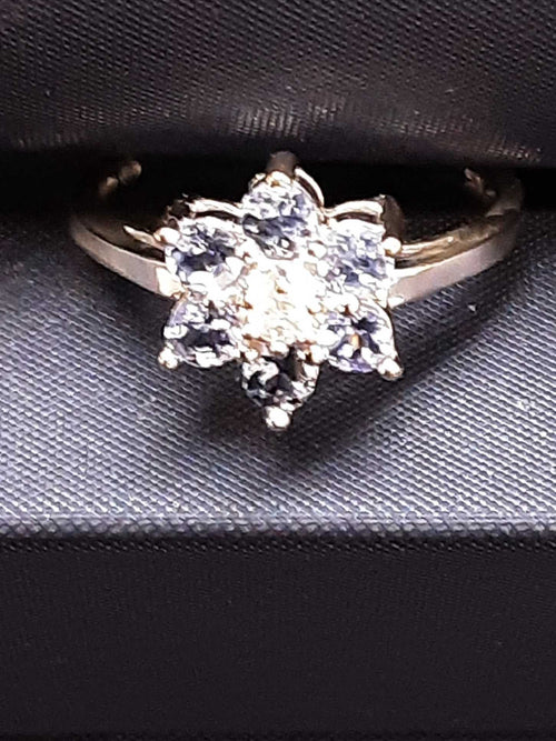 Women's Ring - White Gold 10k (.417) 2.4 grams Size 7.5