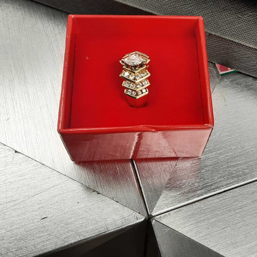 Women's Ring - Yellow Gold 14k (.585) 8.5 grams Size 6.5