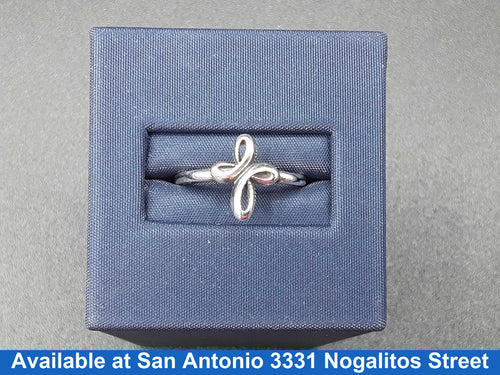 Women's Ring - Silver 1.6 grams Size 8.5
