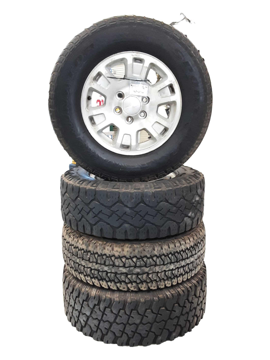 Gmc 17'' Silver Tire