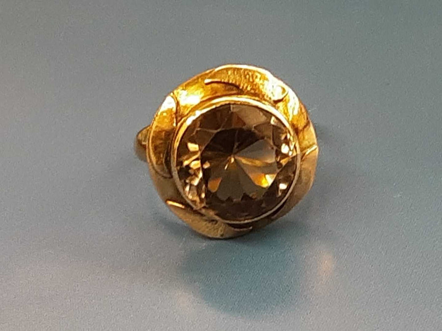 Women's Ring - Yellow Gold 14k (.585) 5.3 grams Size 9