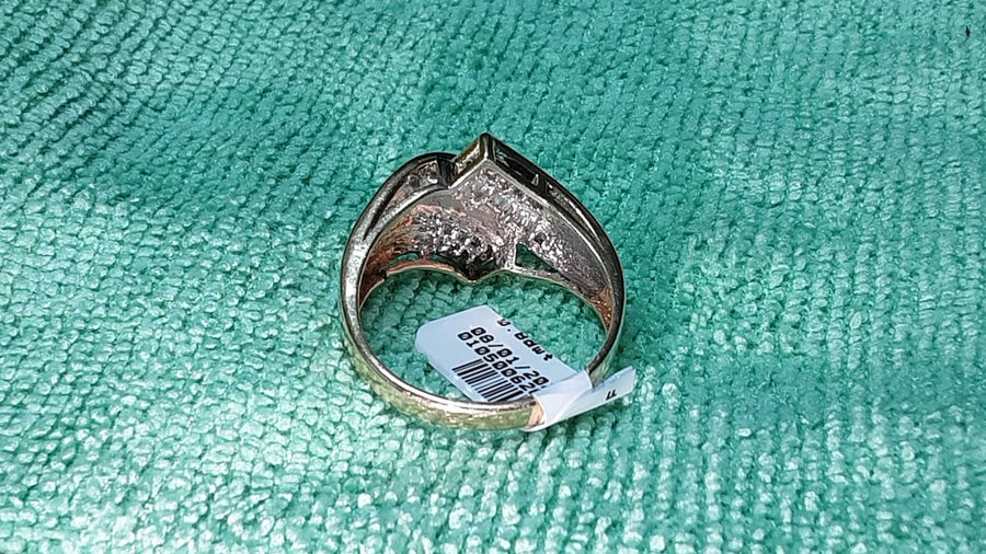 Women's Ring - Yellow Gold 14k (.585) 5.6 grams Size 12
