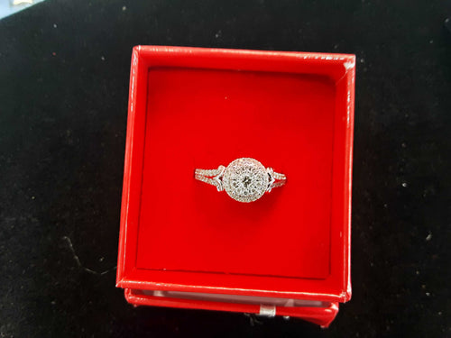 Women's Ring - White Gold 14k (.585) 5.3 grams Size 7