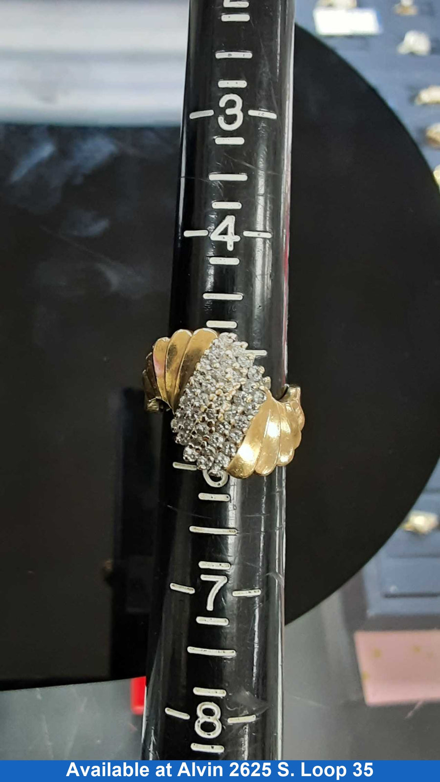 Women's Ring - Yellow Gold 14k (.585) 7.3 grams Size 5.5