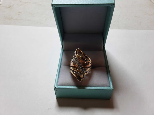 Women's Ring - Tricolor Gold 14k (.585) 6.3 grams Size 6.5
