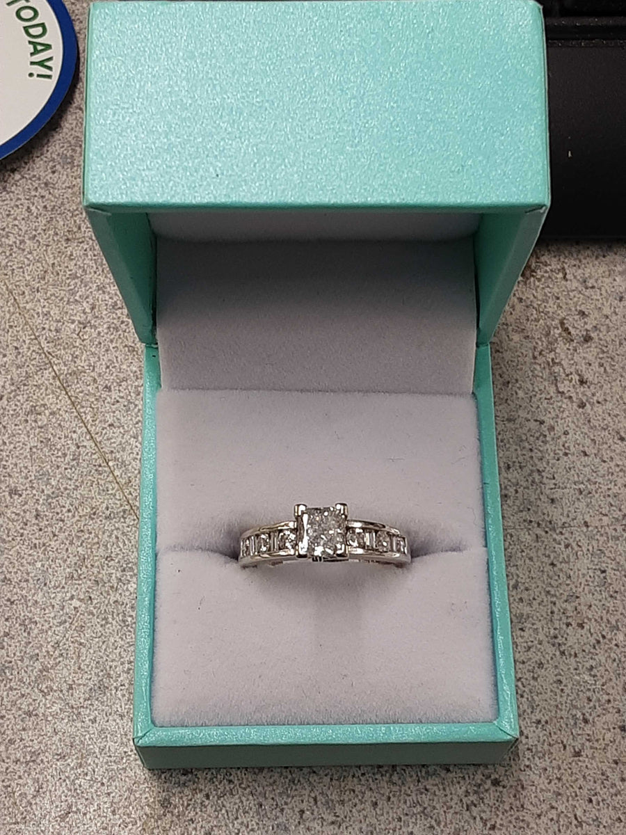 Ring - Wedding Band - White Gold 14k (.585) 4.9 grams Size 7