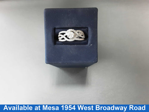 Women's Ring - White Gold 18k (.750) 4.1 grams Size 7