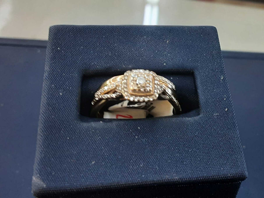 Ring - Wedding Set - Yellow Gold 10k (.417) 3.1 grams Size 7