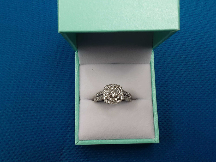 Women's Ring - White Gold 14k (.585) 4.8 grams Size 7.5