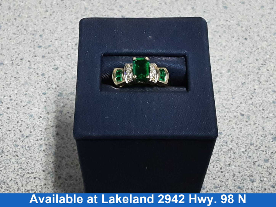 Women's Ring - Yellow Gold 8k (.333) 2.9 grams Size 7