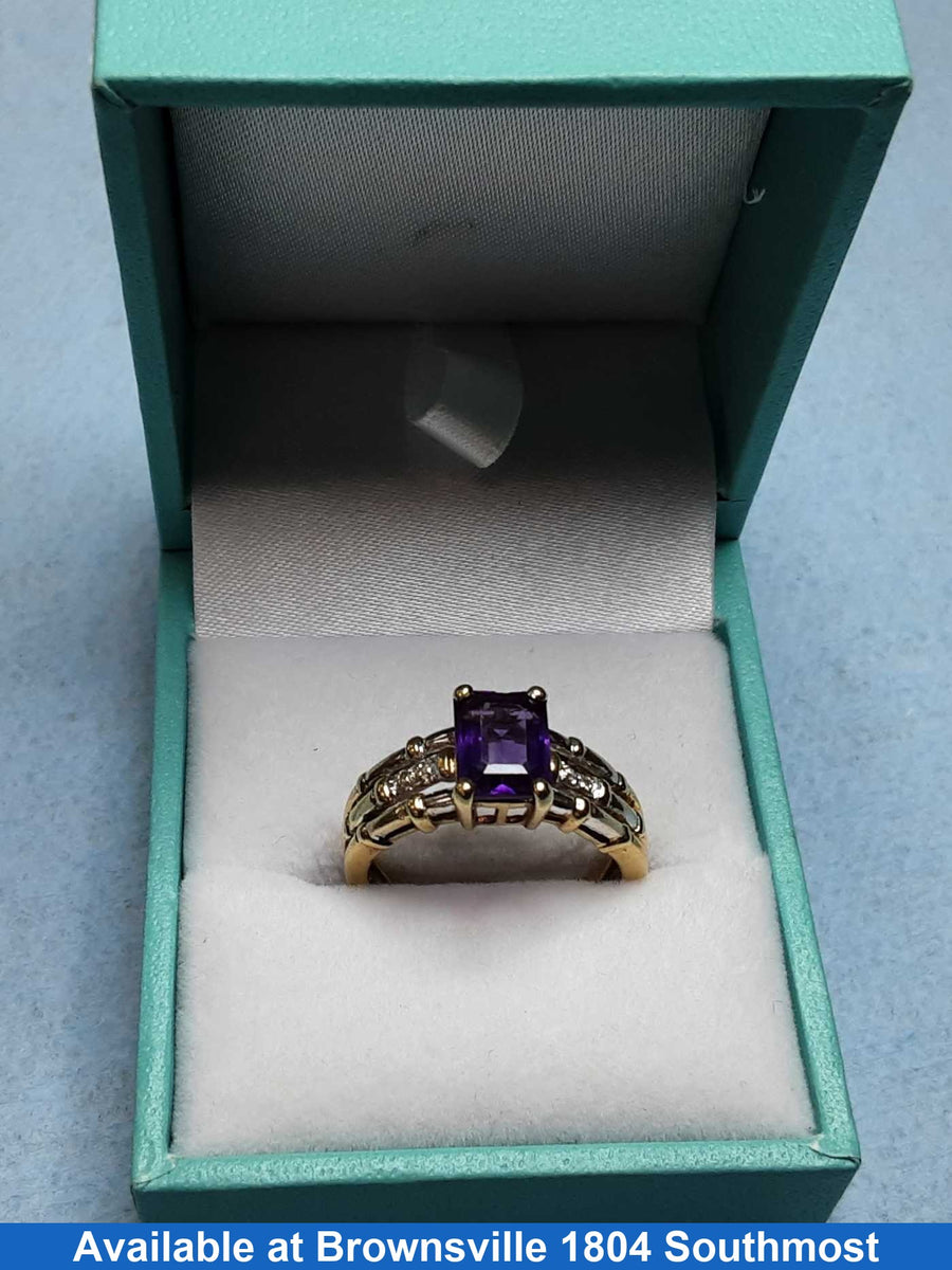 Women's Ring - Yellow Gold 10k (.417) 3.3 grams Size 8