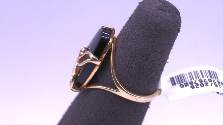 Women's Ring - Yellow Gold 10k (.417) 3.1 grams Size 5.5