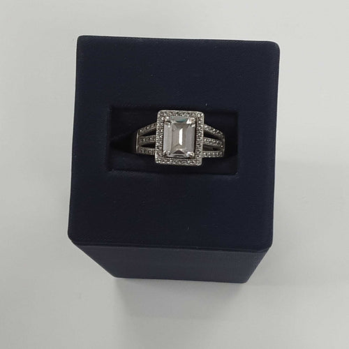 Women's Ring - Silver 3.7 grams Size 8