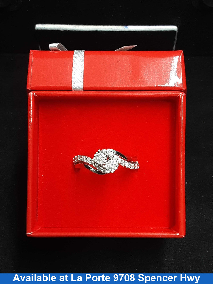 Women's Ring - White Gold 10k (.417) 4 grams Size 7