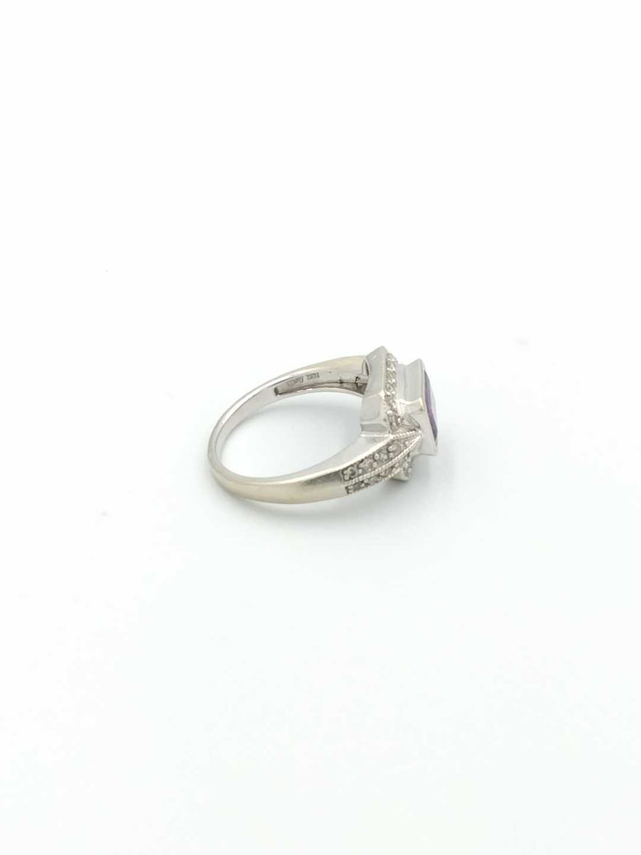 Women's Ring - White Gold 14k (.585) 4.5 grams Size 7