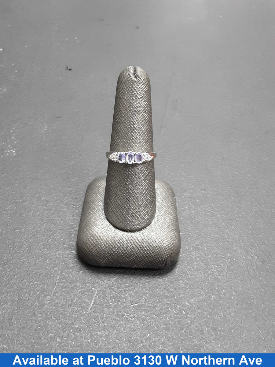 Women's Ring - White Gold 10k (.417) 2.1 grams Size 8