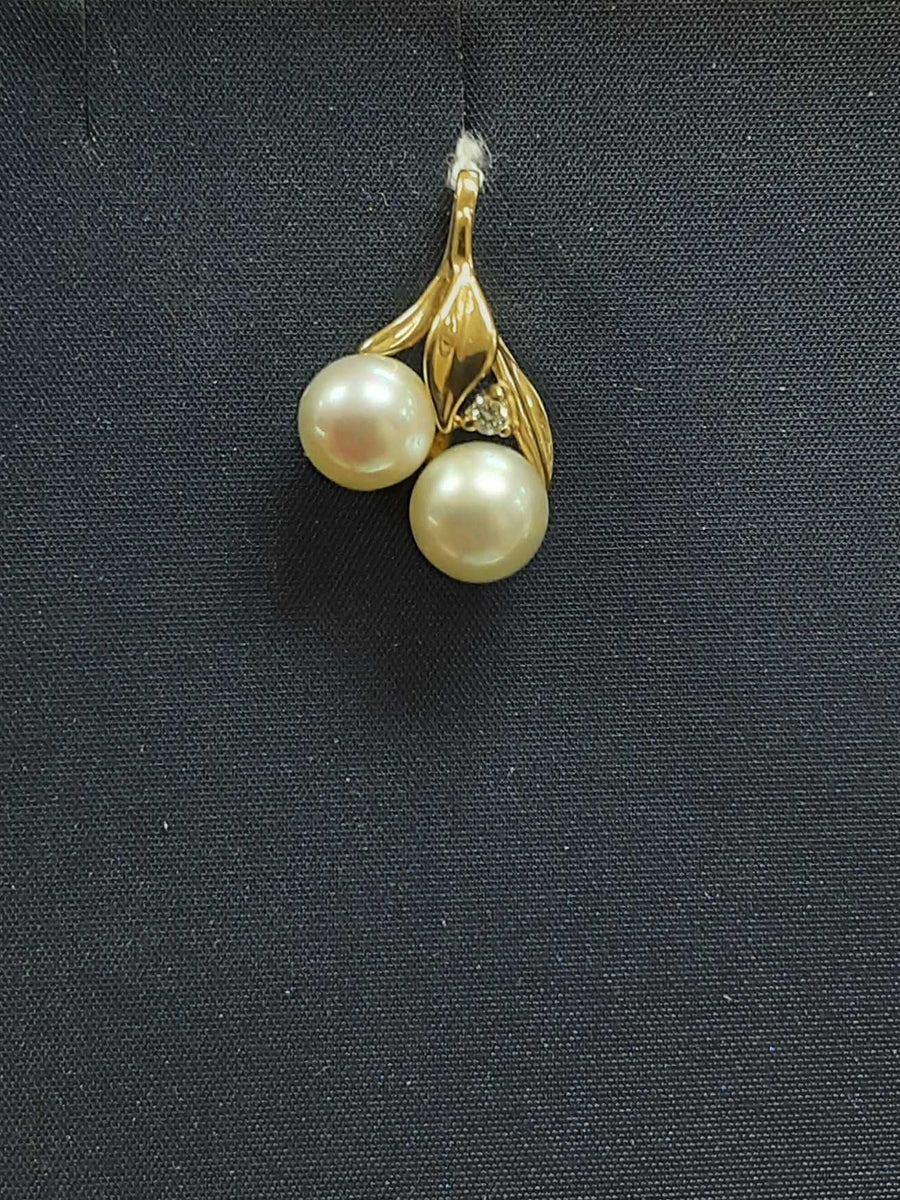 Diamond Pendant - Yellow Gold 14k (.585) 2.3 grams