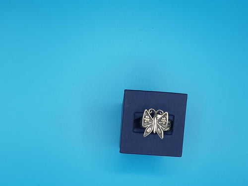 Women's Ring - Silver 9.9 grams Size 7.5