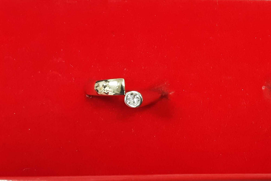 Women's Ring - Yellow Gold 14k (.585) 2.2 grams Size 7.5