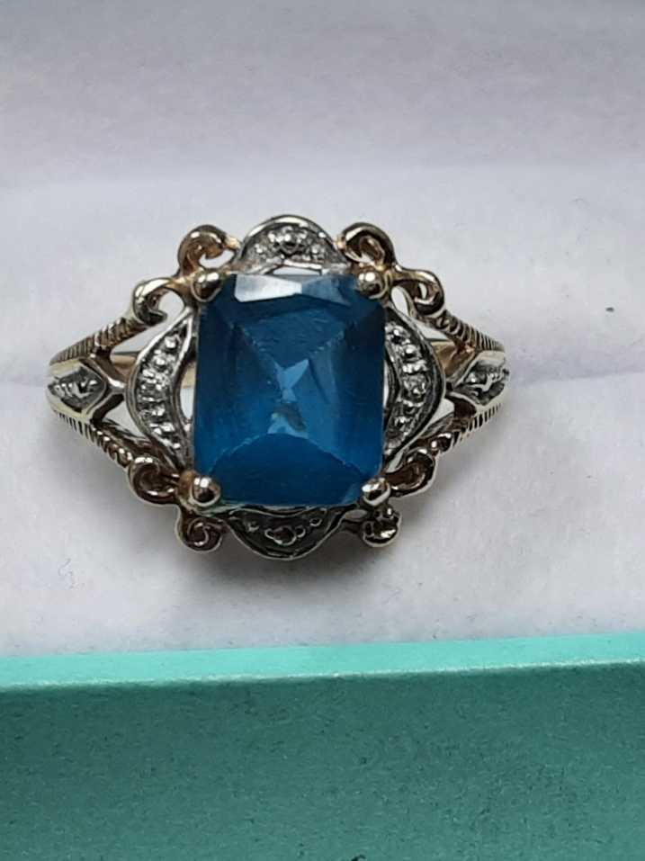 Women's Ring - Yellow Gold 10k (.417) 3.3 grams Size 7.5