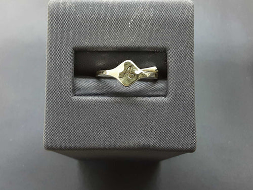 Women's Ring - Silver 1.9 grams Size 20