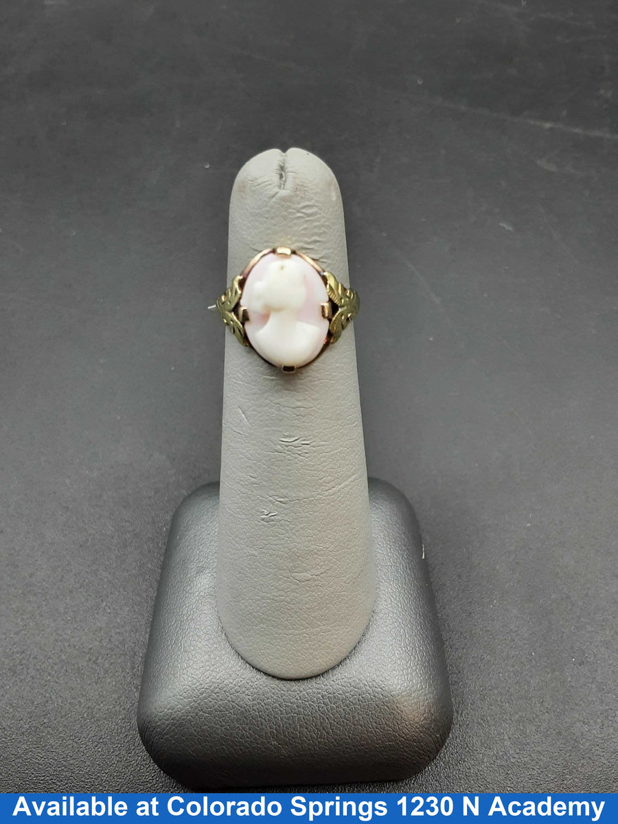 Women's Ring - Yellow Gold 10k (.417) 2.1 grams Size 3.5