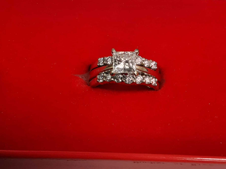 Ring - Wedding Set - Yellow Gold 18k (.750) 11 grams Size 7